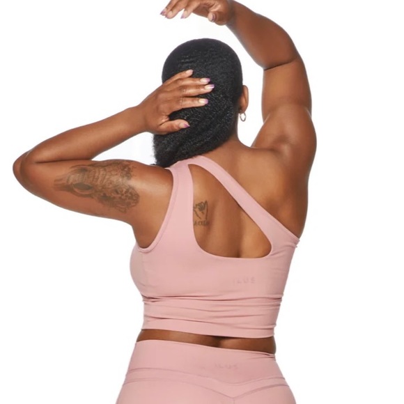 ILUS "DARE" SPORTS BRA NWT - Picture 11 of 14